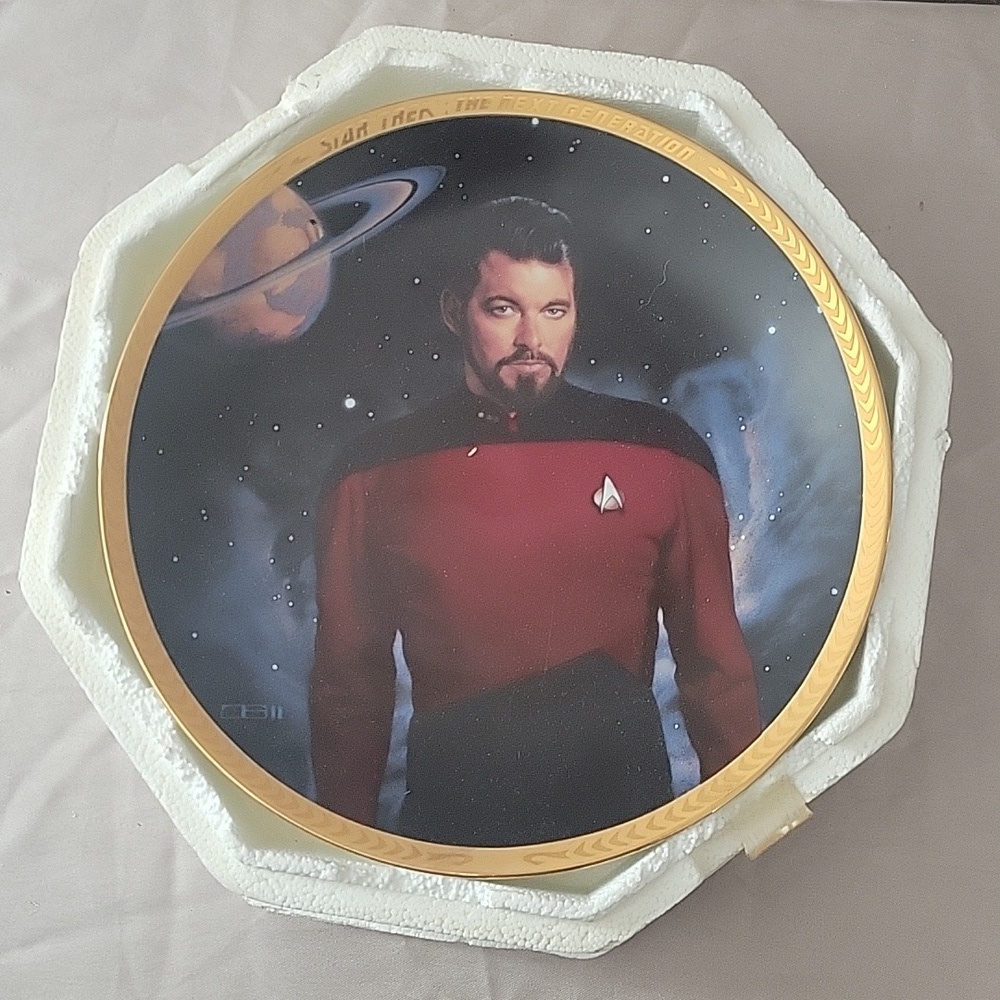 Star Trek The Voyagers USS Enterprise NC 1701 A Plate Hamilton Riker